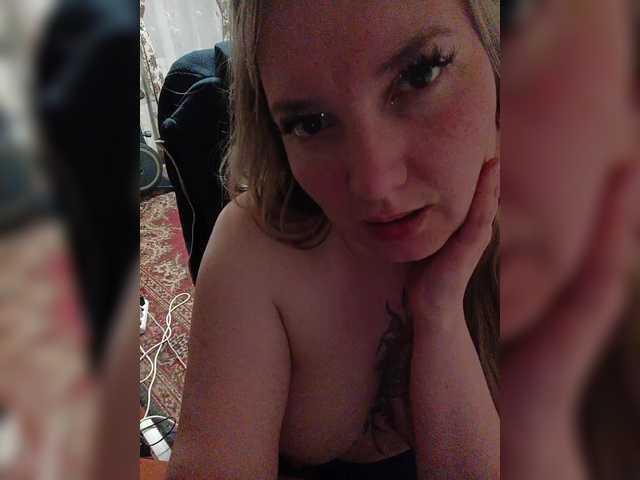 Sweetflowera's BongaCams show and profile