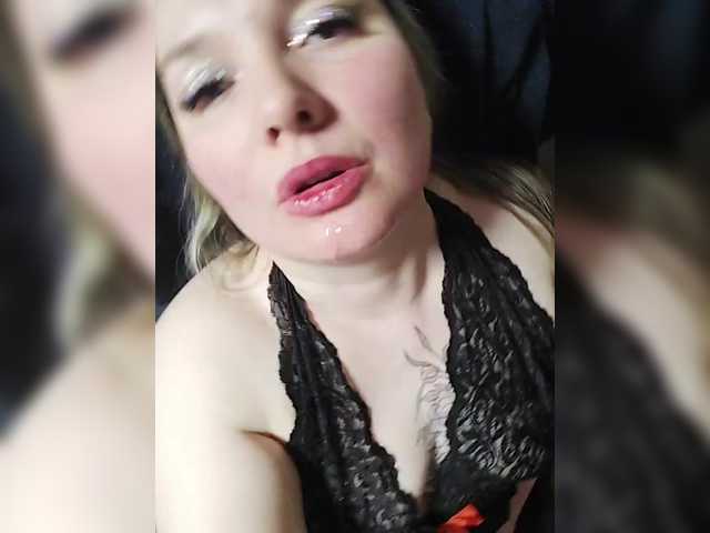 Sweetflowera's BongaCams show and profile