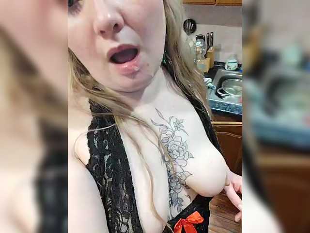 Sweetflowera's BongaCams show and profile