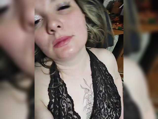 Sweetflowera's BongaCams show and profile