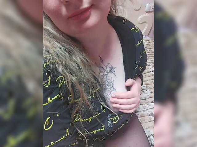 Sweetflowera's BongaCams show and profile