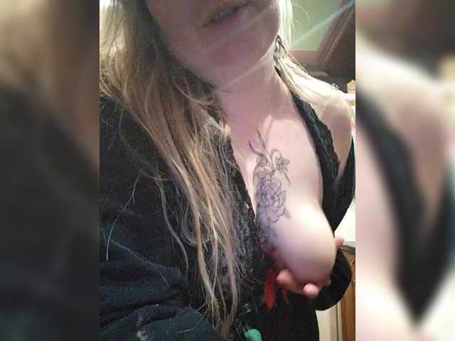 Sweetflowera's BongaCams show and profile