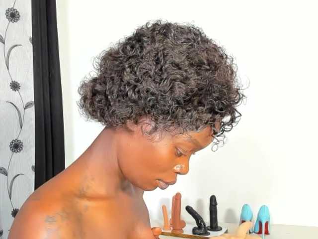 Deliciousbizt's BongaCams show and profile