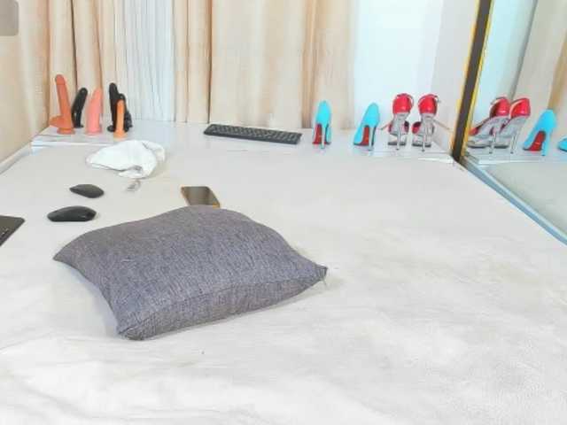 Deliciousbizt's BongaCams show and profile