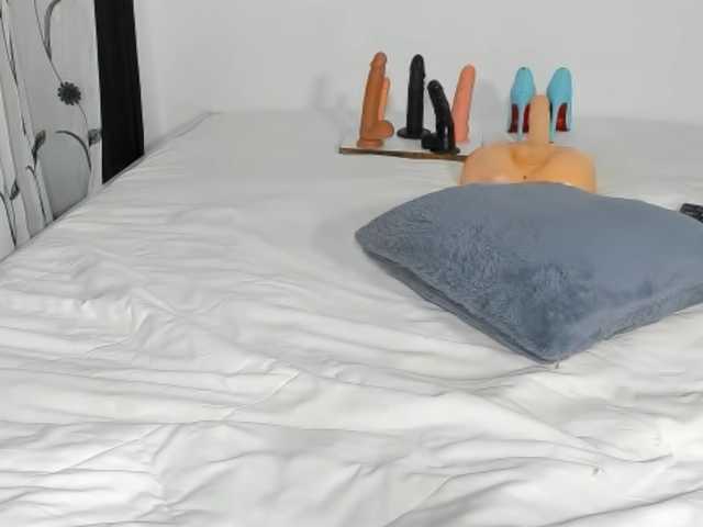 Deliciousbizt's BongaCams show and profile