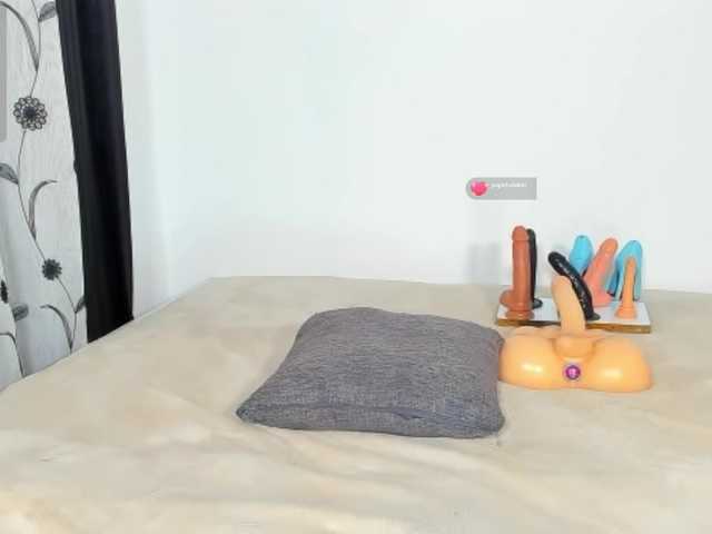 Deliciousbizt's BongaCams show and profile