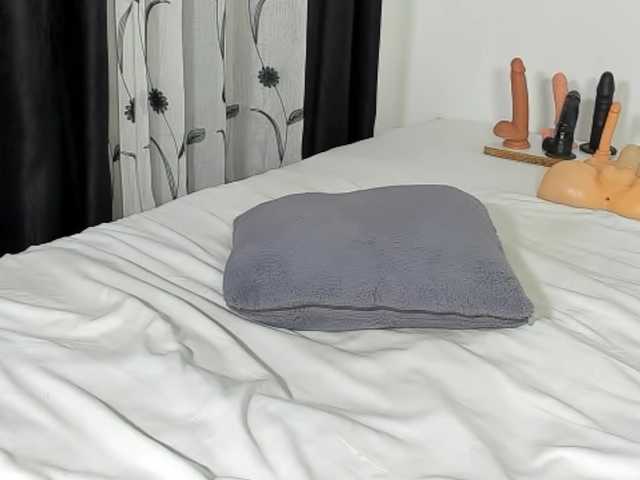 Deliciousbizt's BongaCams show and profile