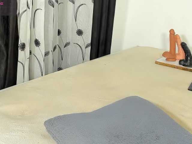 Deliciousbizt's BongaCams show and profile