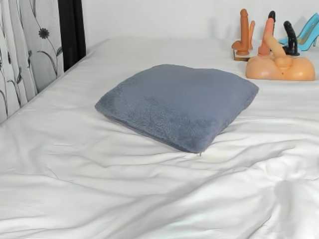 Deliciousbizt's BongaCams show and profile