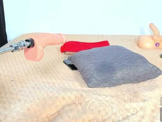 Deliciousbizt's BongaCams show and profile