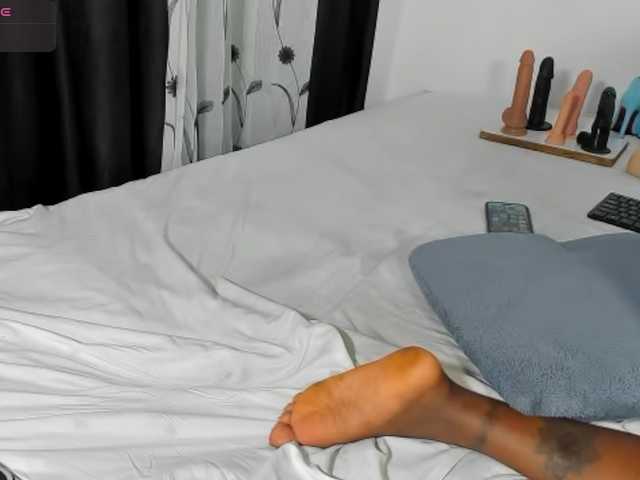 Deliciousbizt's BongaCams show and profile