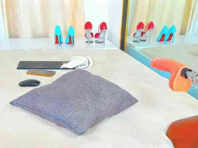 delicious_freak webcam