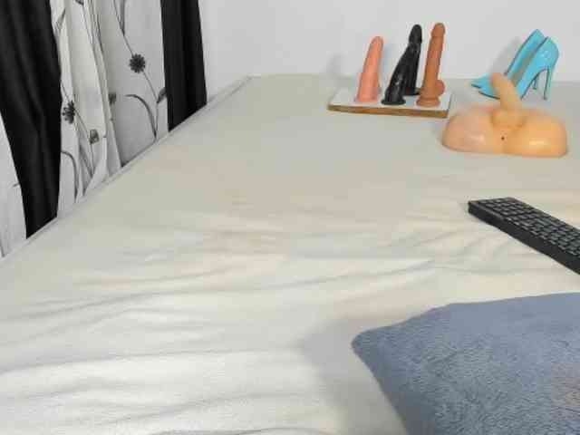 Deliciousbizt Live Webcam on BongaCams