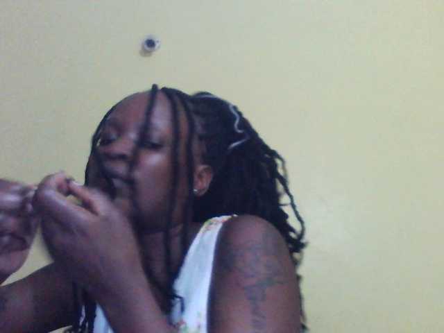 Princessmiles webcam bongacams model stream image