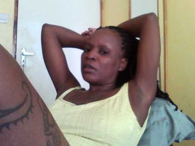 Princessmiles webcam bongacams model stream image