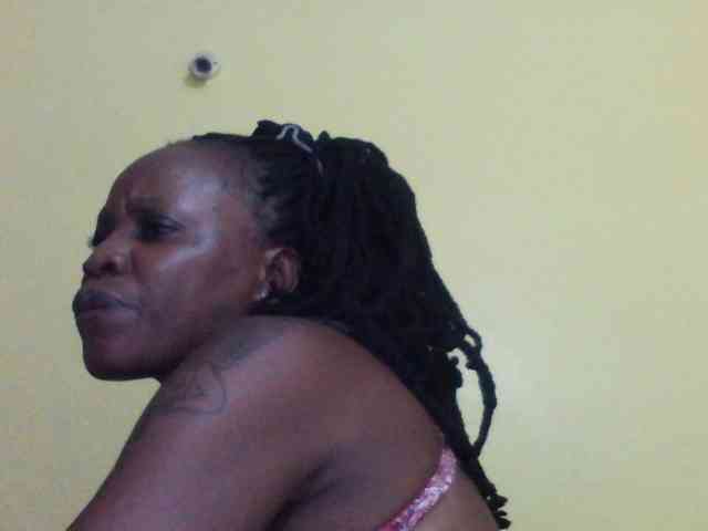 Princessmiles Live Webcam on BongaCams