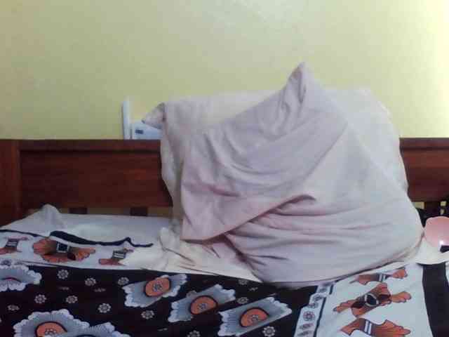 Princessmiles webcam