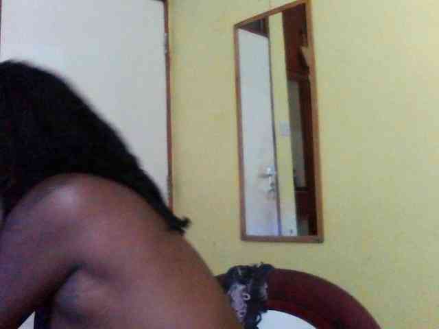 Princessmiles webcam