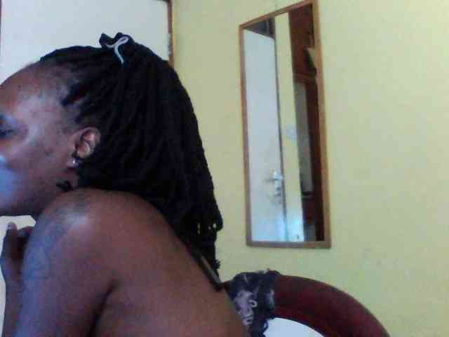 Princessmiles webcam