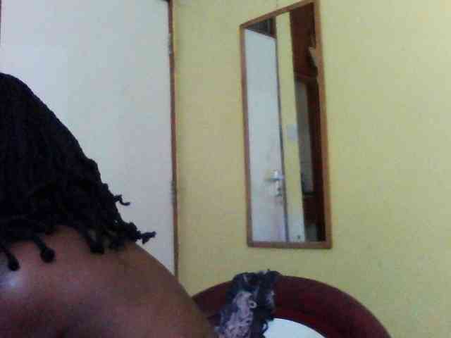 Princessmiles webcam