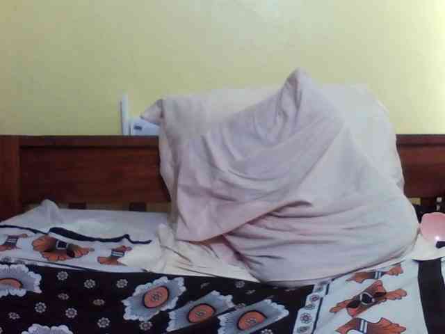 Princessmiles webcam