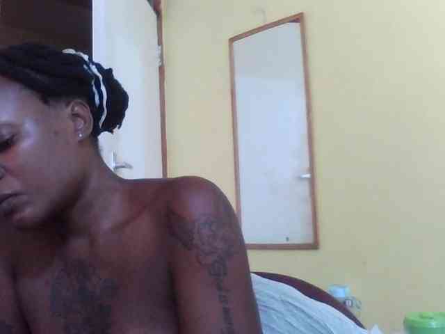 Princessmiles webcam