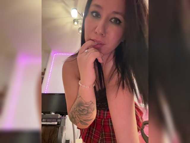 -Dirty-Bitch's BongaCams show and profile