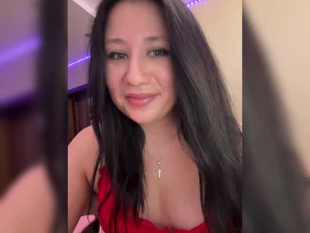 le modèle -Lune est en webcam porno dans un show sur le site bongacams, il possède les tags suivants: White/Caucasian,Brunette,Shaved