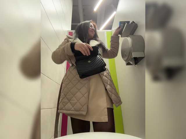 -Dirty-Bitch's BongaCams show and profile