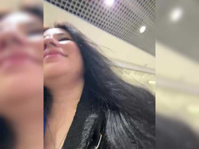 le modèle -Lune est en webcam porno dans un show sur le site bongacams, il possède les tags suivants: White/Caucasian,Brunette,Shaved