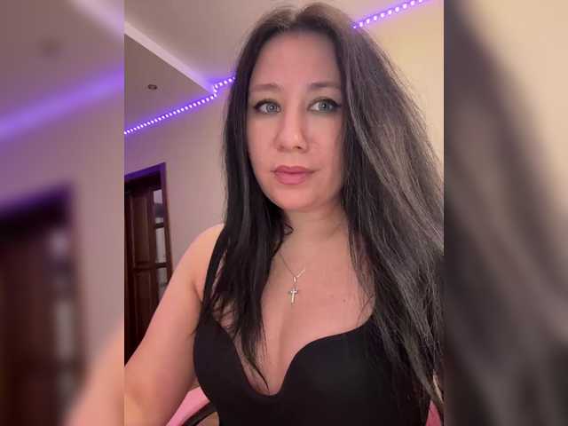 -Dirty-Bitch's BongaCams show and profile