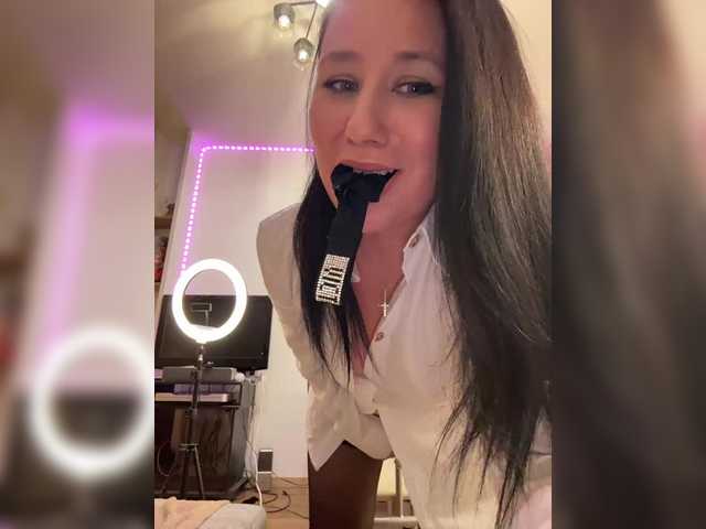 -Dirty-Bitch's BongaCams show and profile