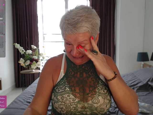 roxana-brooks's BongaCams show and profile