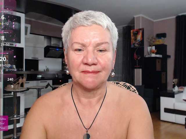 roxana-brooks's BongaCams show and profile