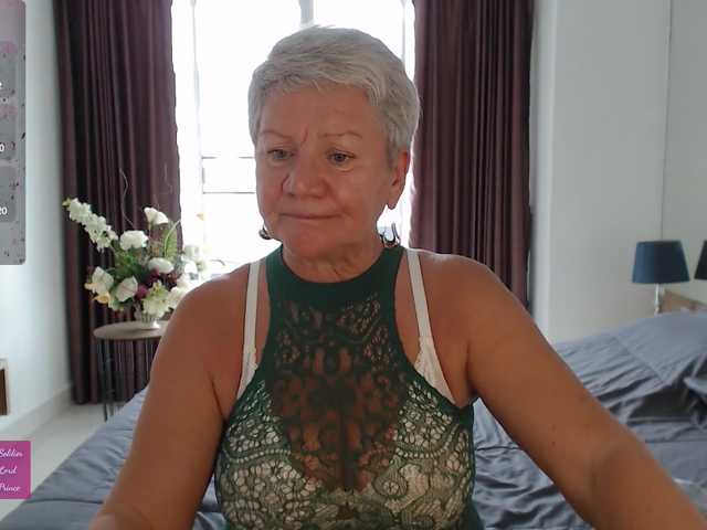 roxana-brooks's BongaCams show and profile