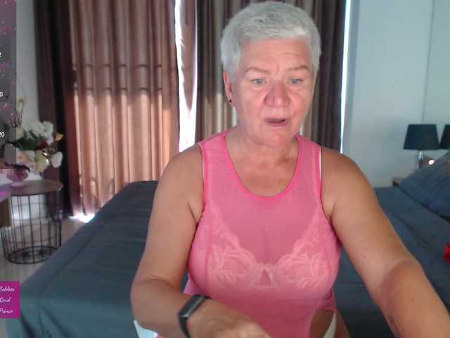 roxana-brooks's BongaCams show and profile
