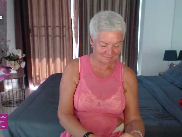 roxana-brooks's BongaCams show and profile