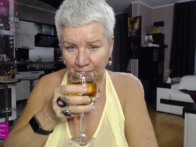 roxana-brooks's BongaCams show and profile