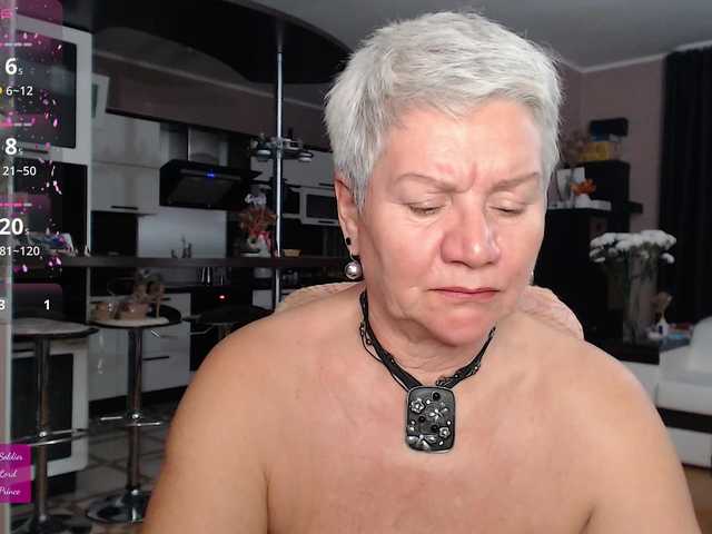 roxana-brooks's BongaCams show and profile