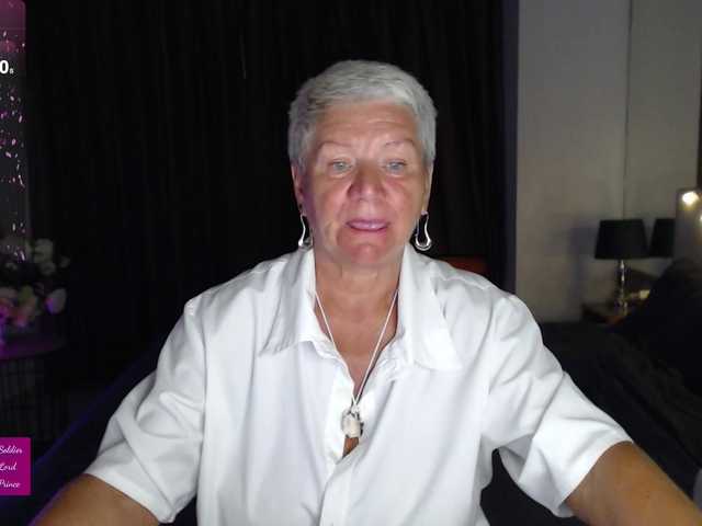 roxana-brooks's BongaCams show and profile