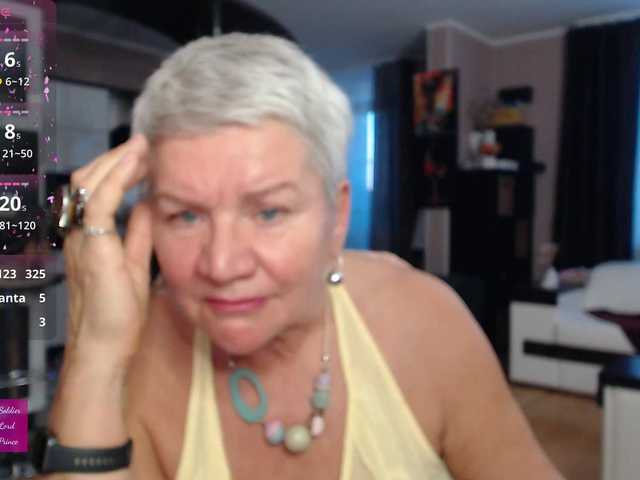 roxana-brooks's BongaCams show and profile