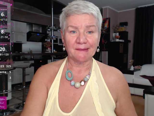 roxana-brooks's BongaCams show and profile