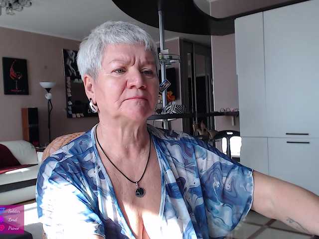 roxana-brooks's BongaCams show and profile