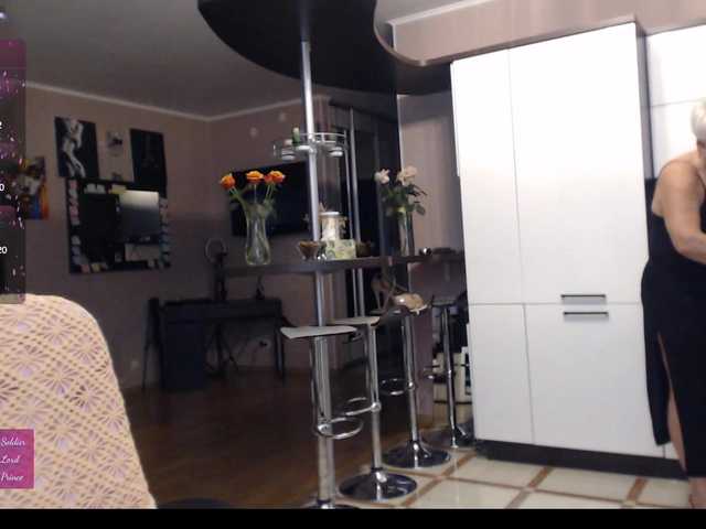 Masturbate to amazing escort Roxana-brooks roxana-brooks from BongaCams