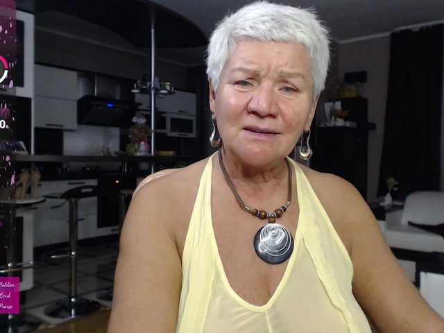 roxana-brooks's BongaCams show and profile