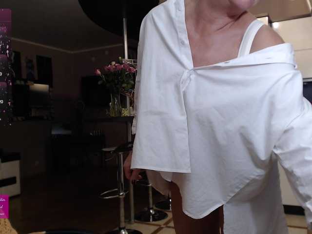 Discover sweet slut Roxana-brooks roxana-brooks from BongaCams