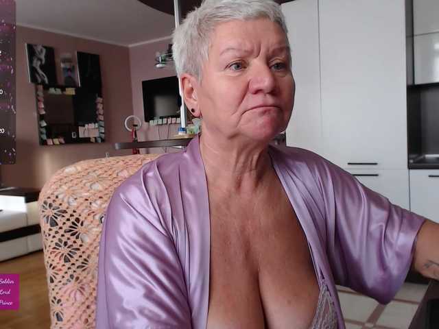 roxana-brooks's BongaCams show and profile