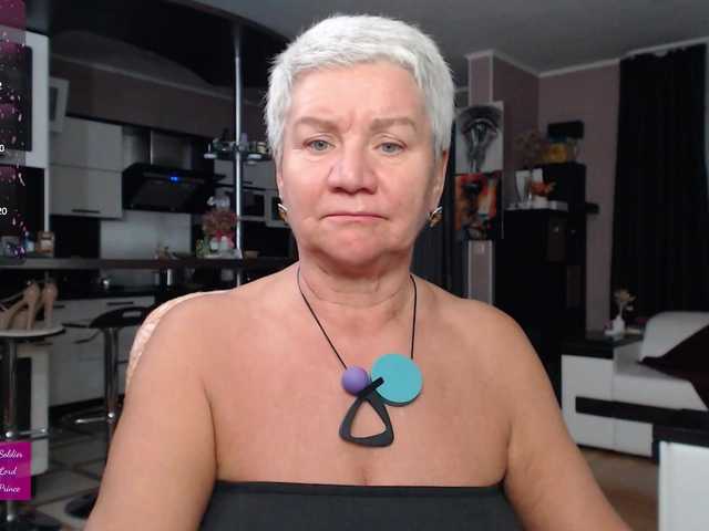 roxana-brooks's BongaCams show and profile