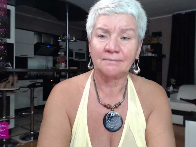 roxana-brooks's BongaCams show and profile