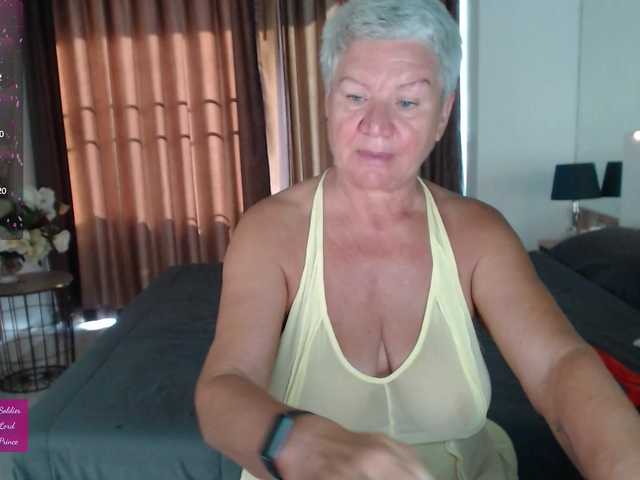 roxana-brooks's BongaCams show and profile